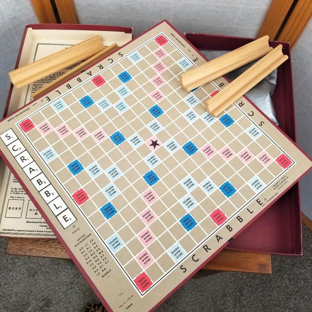 Vintage Complete Scrabble Board Game Selchow & Righter Co 1980s No. 17